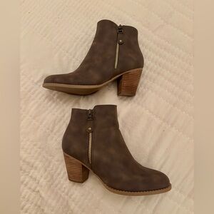 AnjouFemme Women's Brown Ankle Boots